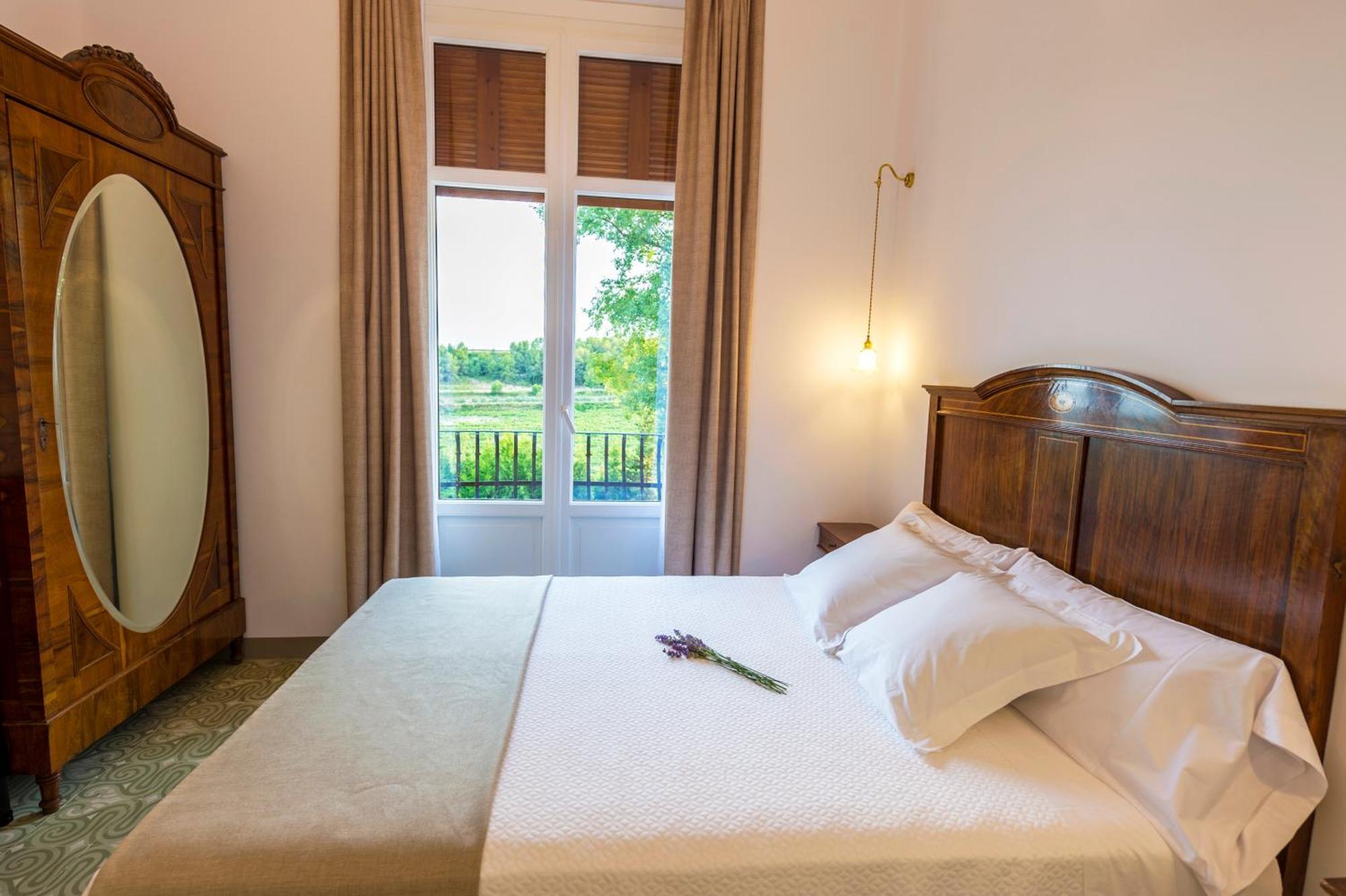 Bolet Casa Modernista Bed & Breakfast Castellvi de la Marca Exterior photo